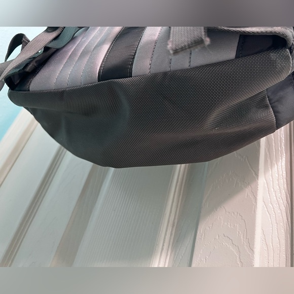 The North Face Borealis School College Travel Hike Aqua Green Large Backpack - Picture 9 of 14